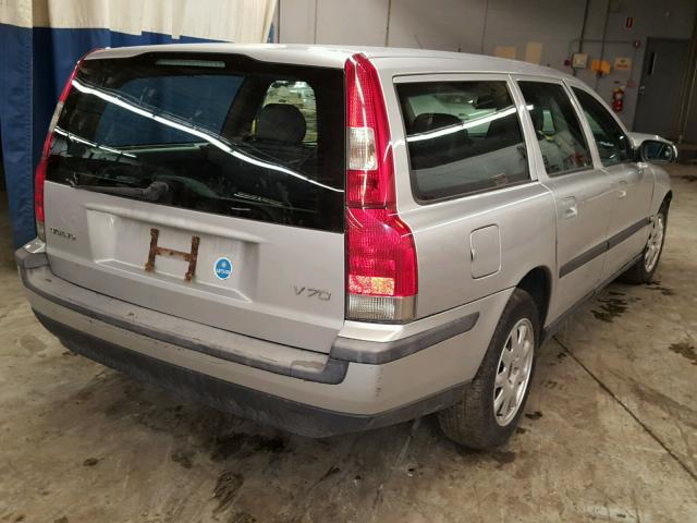 YV1SW61R422240905 - 2002 VOLVO V70 SILVER photo 4