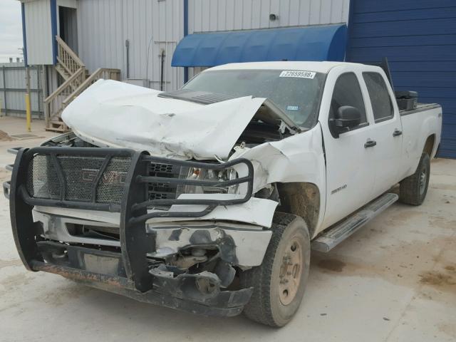 1GT11ZCG6DF121200 - 2013 GMC SIERRA C25 WHITE photo 2