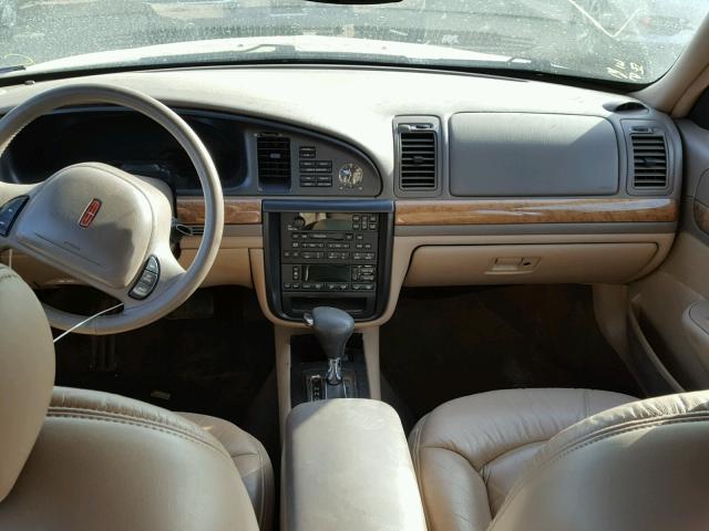 1LNFM97V6WY740467 - 1998 LINCOLN CONTINENTA GOLD photo 9