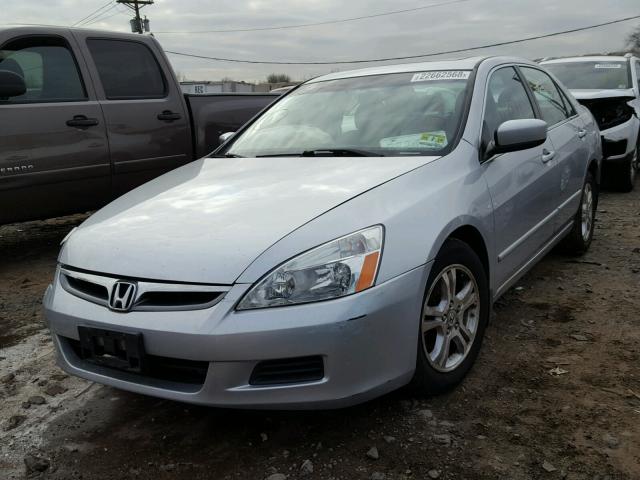 1HGCM56736A138137 - 2006 HONDA ACCORD EX SILVER photo 2