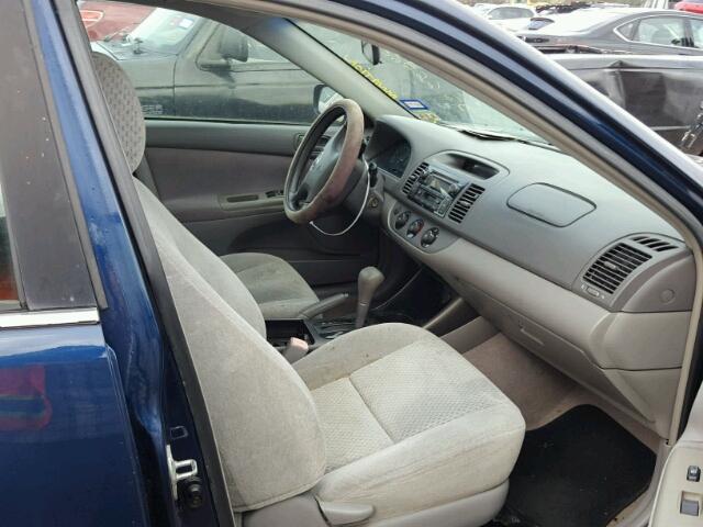 4T1BE32K84U334233 - 2004 TOYOTA CAMRY LE ლურჯი ფოტო 5