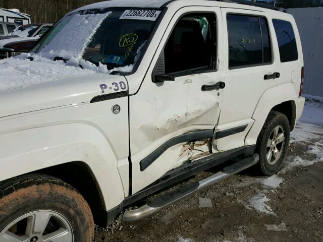 1J8GN28KX9W540024 - 2009 JEEP LIBERTY SP WHITE photo 9