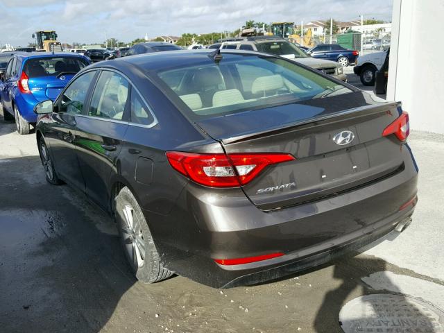 5NPE24AF5FH242613 - 2015 HYUNDAI SONATA SE BROWN photo 3