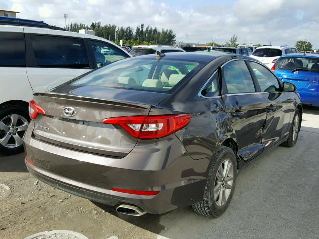 5NPE24AF5FH242613 - 2015 HYUNDAI SONATA SE BROWN photo 4