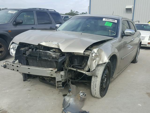 2C3LA63H58H335670 - 2008 CHRYSLER 300C GOLD photo 2