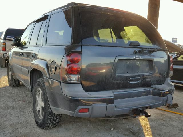 1GNDT13S052258324 - 2005 CHEVROLET TRAILBLAZE GRAY photo 3