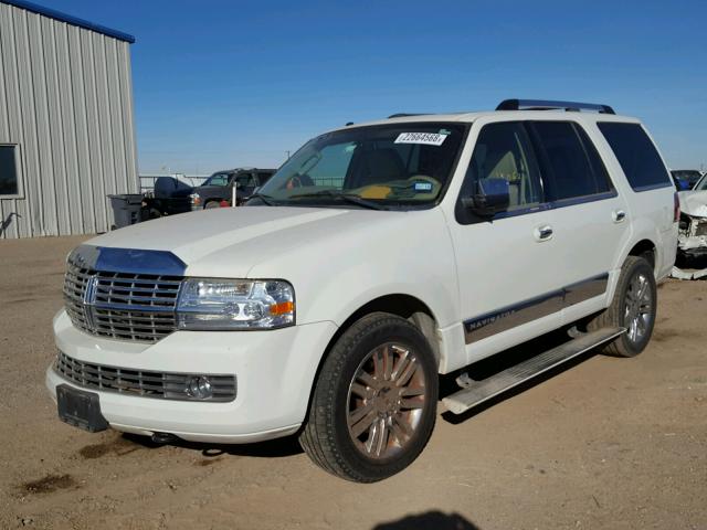 5LMFU28538LJ04978 - 2008 LINCOLN NAVIGATOR WHITE photo 2