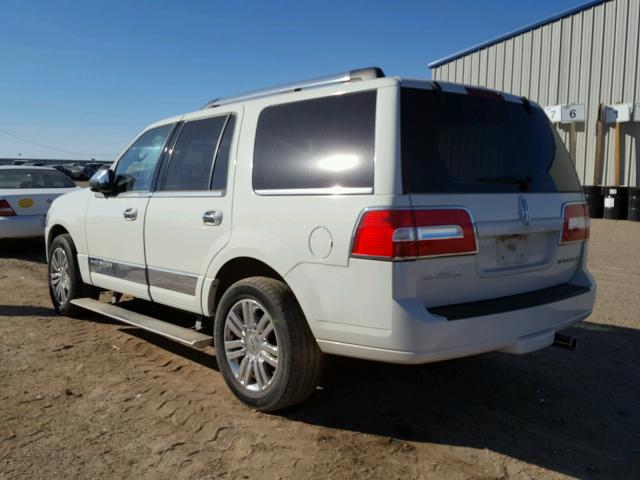 5LMFU28538LJ04978 - 2008 LINCOLN NAVIGATOR WHITE photo 3