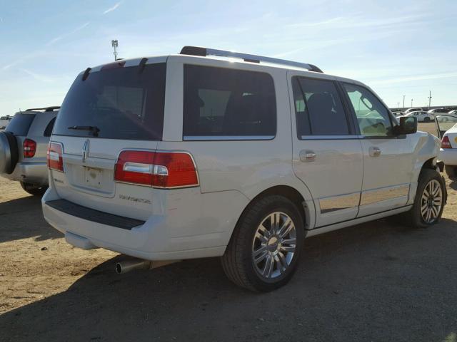 5LMFU28538LJ04978 - 2008 LINCOLN NAVIGATOR WHITE photo 4