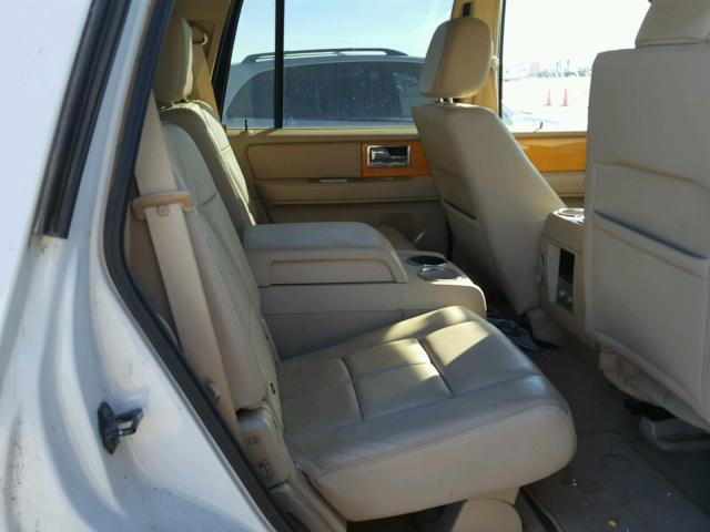 5LMFU28538LJ04978 - 2008 LINCOLN NAVIGATOR WHITE photo 6