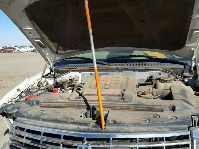 5LMFU28538LJ04978 - 2008 LINCOLN NAVIGATOR WHITE photo 7