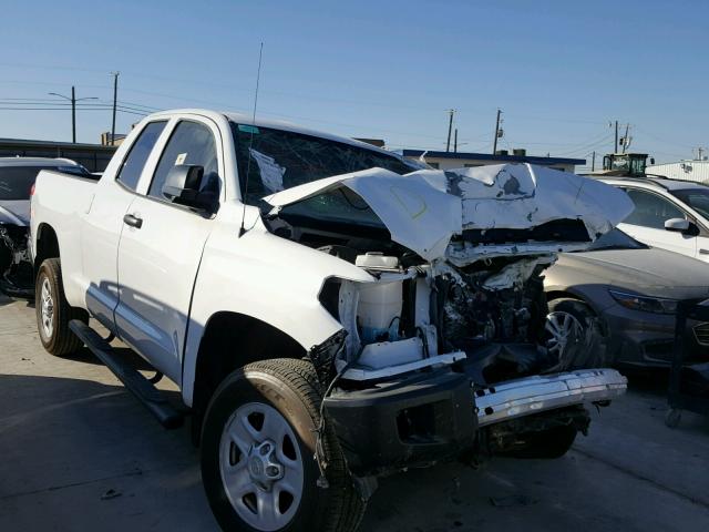 5TFRM5F18HX117160 - 2017 TOYOTA TUNDRA DOU WHITE photo 1