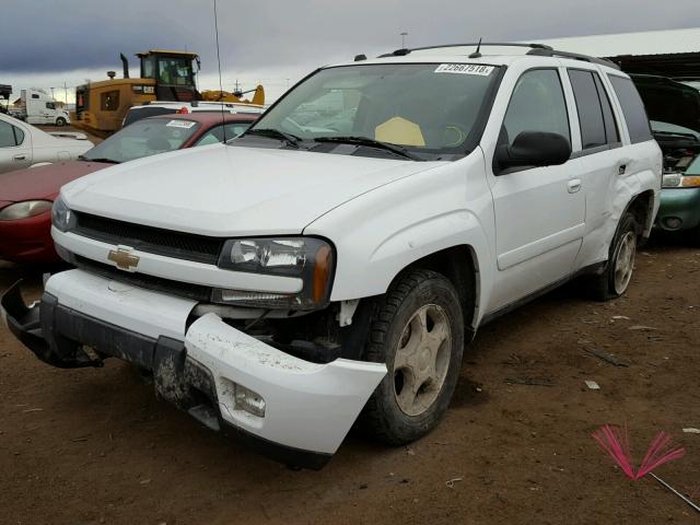 1GNDS13S652201547 - 2005 CHEVROLET TRAILBLAZE WHITE photo 2