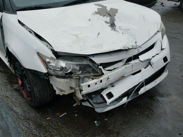 JTKJF5C75B3020067 - 2011 TOYOTA SCION TC 白色 照片 9