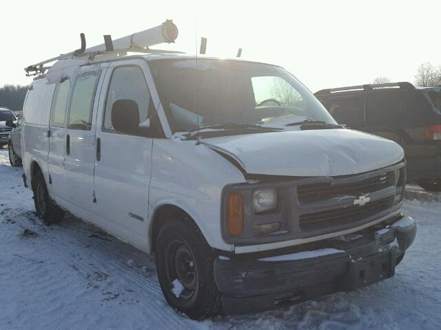 1GCFG15W821229547 - 2002 CHEVROLET EXPRESS G1 WHITE photo 1