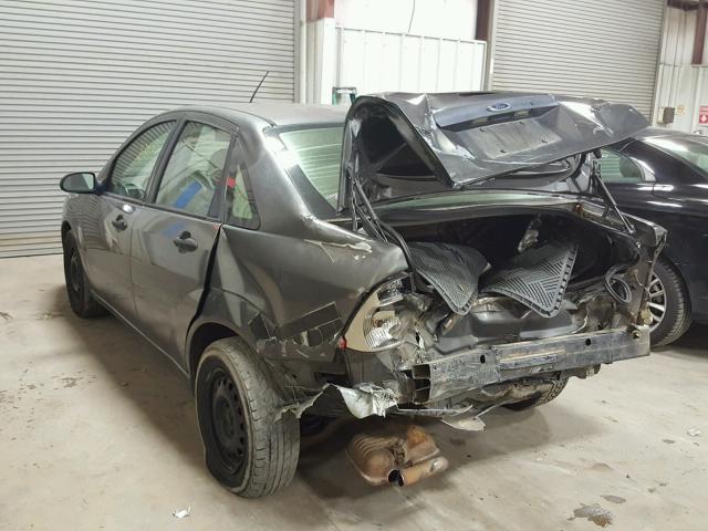 1FAFP34N25W215743 - 2005 FORD FOCUS ZX4 GRAY photo 3