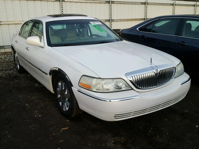 1LNHM82W73Y634849 - 2003 LINCOLN TOWN CAR S WHITE photo 1