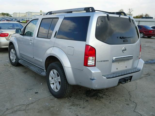 5N1AR18U35C742286 - 2005 NISSAN PATHFINDER SILVER photo 3