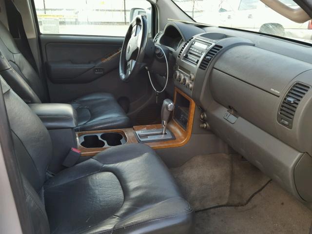 5N1AR18U35C742286 - 2005 NISSAN PATHFINDER SILVER photo 5