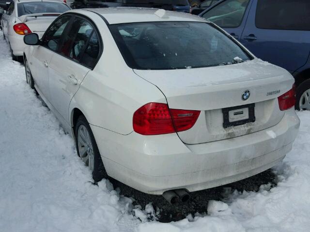 WBAPG7C53BA795436 - 2011 BMW 323 I WHITE photo 3