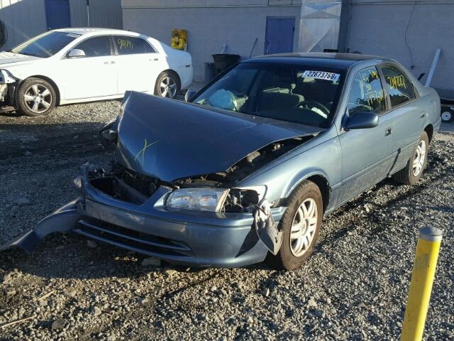 4T1BG22K11U853060 - 2001 TOYOTA CAMRY CE BLUE photo 2