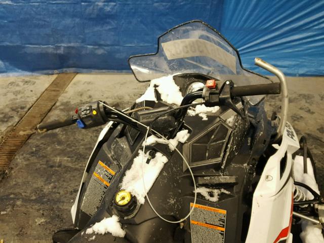 SN1CB5BS8EC034399 - 2014 POLARIS INDY WHITE photo 5