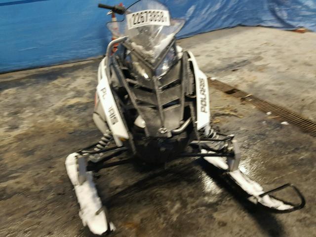 SN1CB5BS8EC034399 - 2014 POLARIS INDY WHITE photo 9