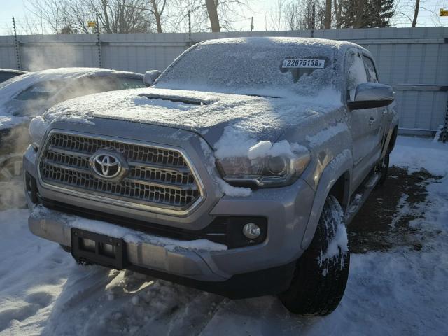 3TMCZ5AN1GM015950 - 2016 TOYOTA TACOMA DOU SILVER photo 2