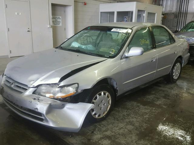 3HGCG56452G704467 - 2002 HONDA ACCORD LX SILVER photo 2