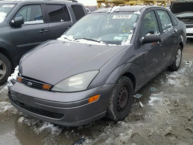 1FAFP34Z34W143632 - 2004 FORD FOCUS SE C GRAY photo 2