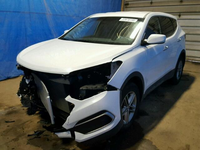 5XYZTDLB7JG541318 - 2018 HYUNDAI SANTA FE S WHITE photo 2