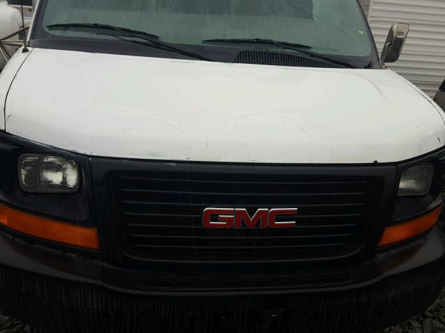 1GDJG31U451172435 - 2005 GMC SAVANA CUT WHITE photo 9