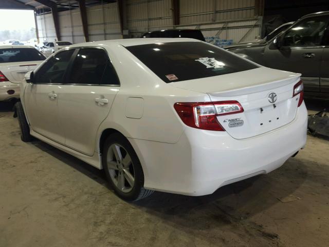 4T1BF1FK1DU665568 - 2013 TOYOTA CAMRY L WHITE photo 3