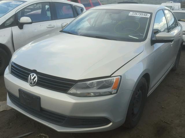 3VWDZ7AJXBM356332 - 2011 VOLKSWAGEN JETTA SE SILVER photo 2