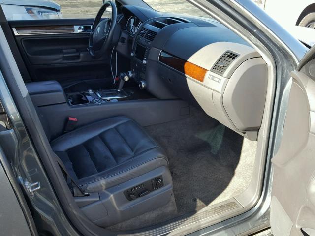 WVGEM77L84D040680 - 2004 VOLKSWAGEN TOUAREG 4. GRAY photo 5