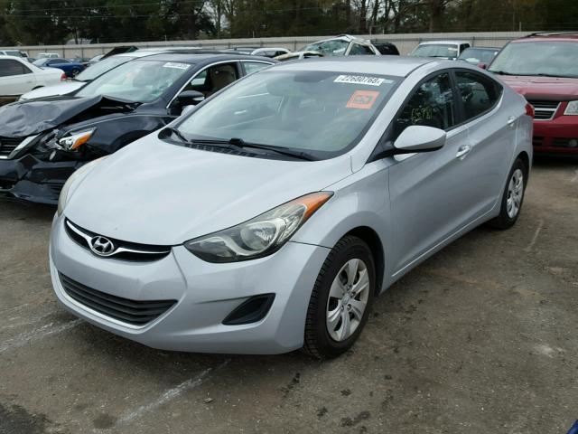 5NPDH4AE4CH147599 - 2012 HYUNDAI ELANTRA GL SILVER photo 2