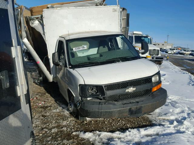 1GBHG31K991149888 - 2009 CHEVROLET EXPRESS G3 WHITE photo 1