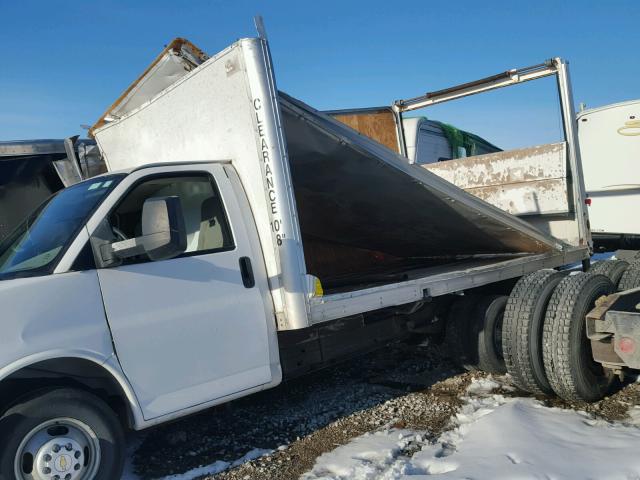 1GBHG31K991149888 - 2009 CHEVROLET EXPRESS G3 WHITE photo 9