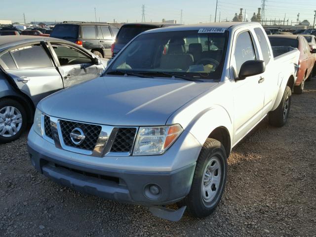 1N6BD06T17C436697 - 2007 NISSAN FRONTIER K GRAY photo 2