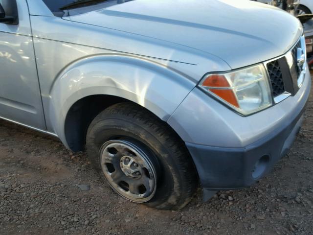 1N6BD06T17C436697 - 2007 NISSAN FRONTIER K GRAY photo 9