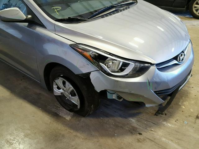 5NPDH4AEXGH737117 - 2016 HYUNDAI ELANTRA SE SILVER photo 9