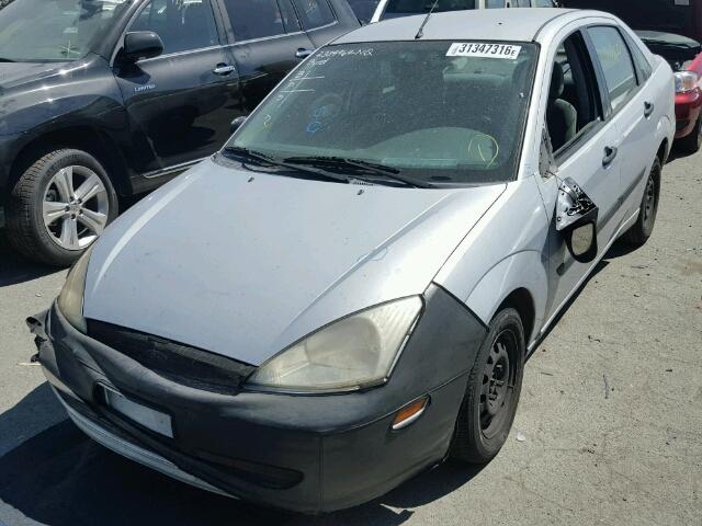 1FAFP33P52W249089 - 2002 FORD FOCUS LX SILVER photo 2