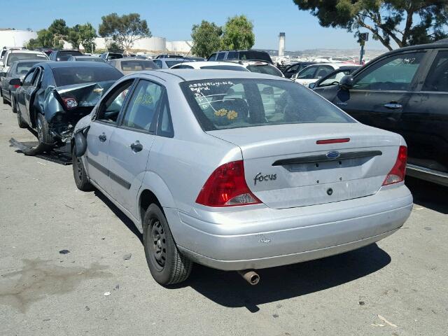 1FAFP33P52W249089 - 2002 FORD FOCUS LX SILVER photo 3