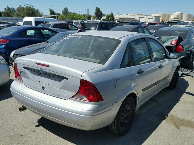 1FAFP33P52W249089 - 2002 FORD FOCUS LX SILVER photo 4