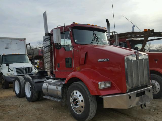 3WKDDT9X25F080208 - 2005 KENWORTH CONSTRUCTI RED photo 1