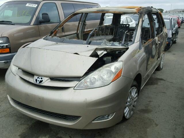 5TDZK22C07S003797 - 2007 TOYOTA SIENNA XLE GOLD photo 2