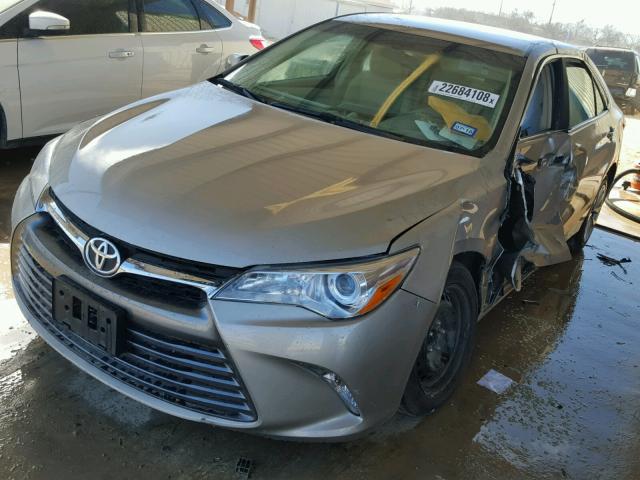 4T1BF1FK7GU570551 - 2016 TOYOTA CAMRY LE GOLD photo 2