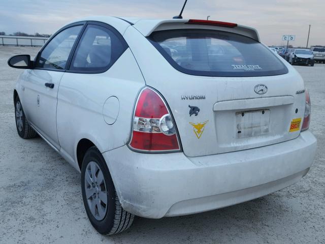 KMHCM36C99U132535 - 2009 HYUNDAI ACCENT GS WHITE photo 3