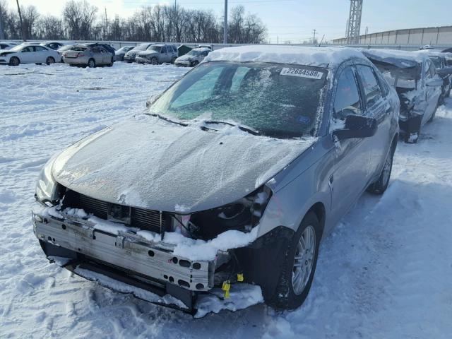 1FAHP35N88W133480 - 2008 FORD FOCUS SE SILVER photo 2