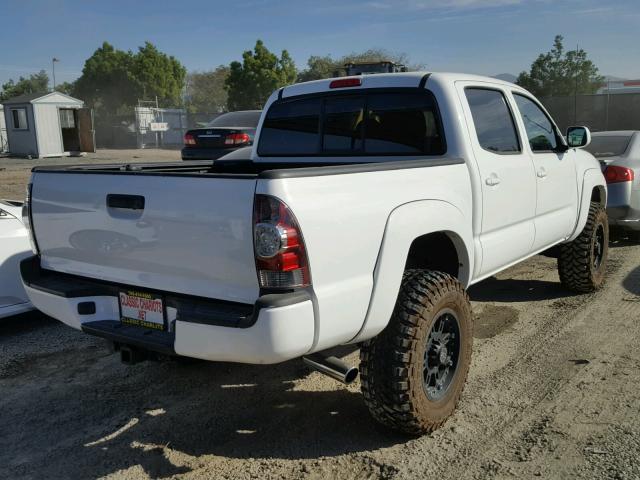 3TMLU4EN7BM073749 - 2011 TOYOTA TACOMA DOU WHITE photo 4